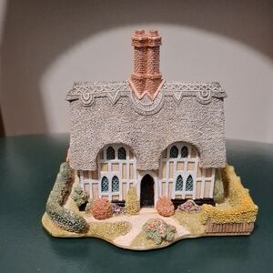 Lilliput Lane "Hopecroft Cottage" Decorative Sculpture with Garden Details